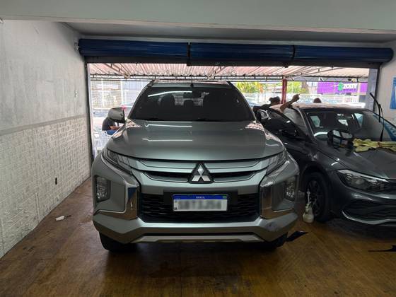 MITSUBISHI L200 TRITON 2.4 16V TURBO DIESEL SPORT HPE CD 4P 4X4 AUTOMÁTICO